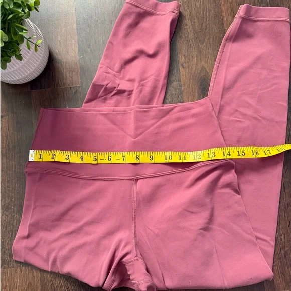 Lululemon Align Leggings 25” - Picture 9 of 10